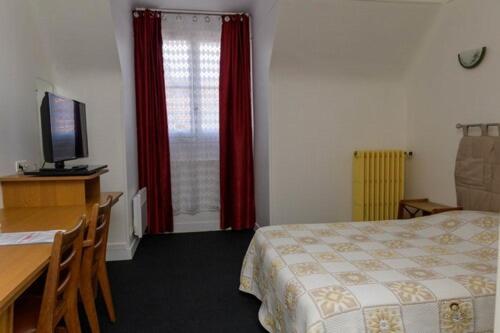 Vitry-le-François Hotel De La Cloche מראה חיצוני תמונה