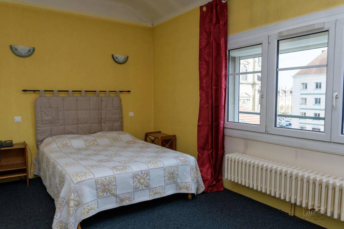 Vitry-le-François Hotel De La Cloche מראה חיצוני תמונה